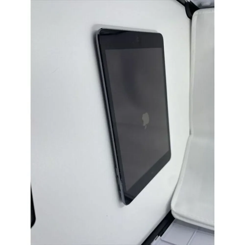Apple iPad mini 2 Space Gray A1489 - Stuck‎ On Apple Screen